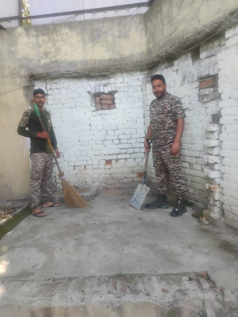 164Pro's tweet photo. Swachhata Hi Seva(SHS) campaign-2026 conducted at 164 BN, CRPF. #SHS2026 #SwachhataHiSeva2026 "Ek Din, Ek Ghanta, Ek Saath" Organized by the Unit at G/164 Bn, CRPF compound, PS- Achhabal, Dist-Anantnag (J&amp;K). https://t.co/CP28Xbz0ow