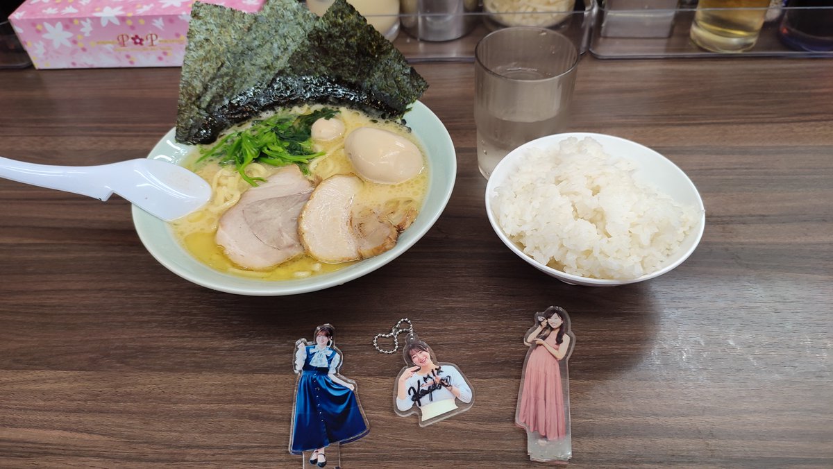 sone_chi1006's tweet photo. 魂心家さんエンジョイ☺️🍜
疲れた身体に効くっぅ明日お休みなのでにんにく🧄ガッツリ😁
ライス✕2　美味��くいただきました✨
コスパ良く食べられるので魂心家さんに感謝🍚🍜後魂心家さんに行くきっかけをくれた推しにも感謝🍜🥰
#いただきまな
#いただきまきむー https://t.co/TXE5yg7cL2
