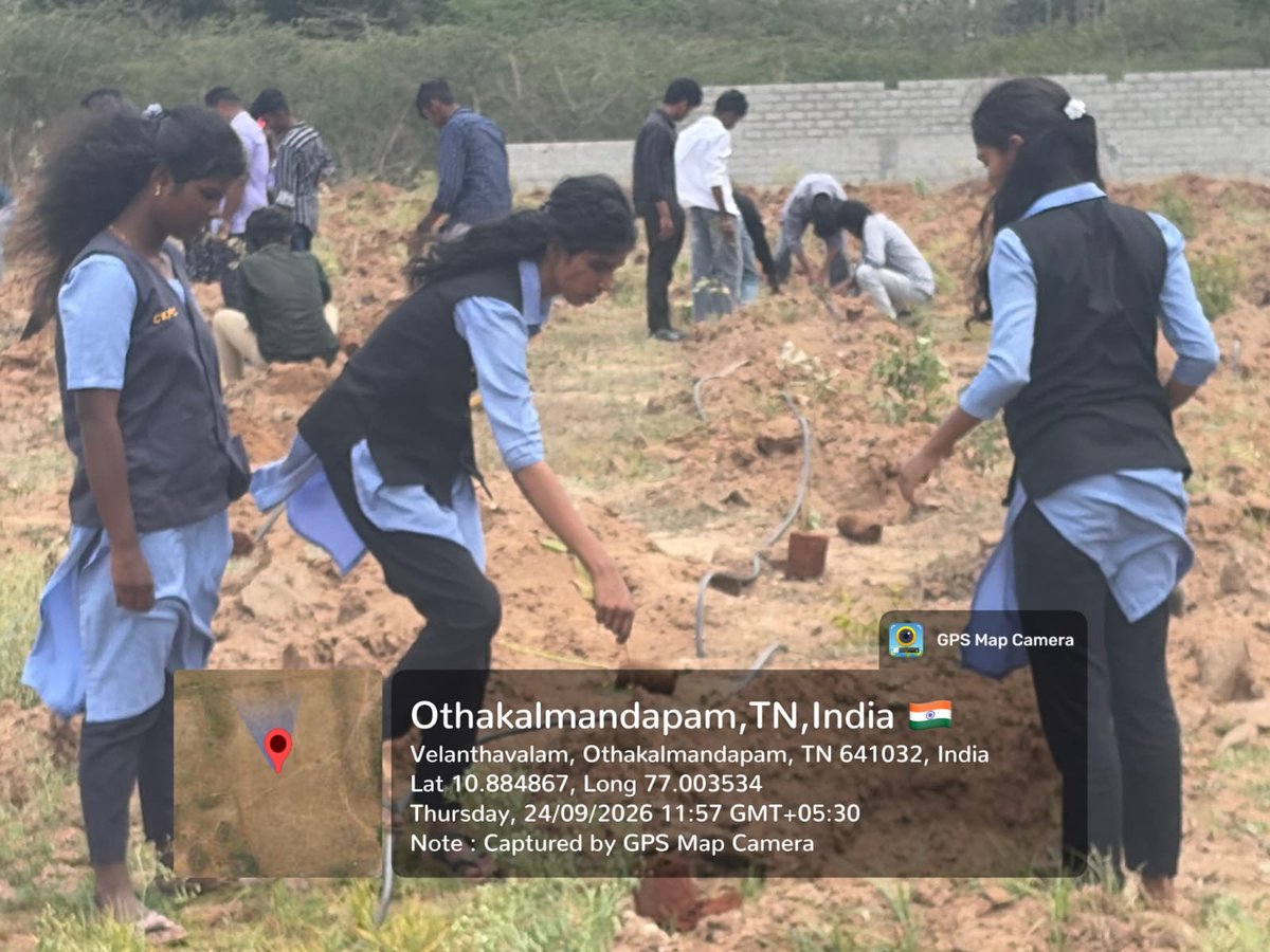 christthekingpc's tweet photo. 🌳NSS Day Celebration – Tree Plantation &amp; Pledge

The #NSS volunteers and NSS Programme Officers of Christ the King Polytechnic College celebrated NSS Day through a #Treeplantation drive near Karpagam Medical College, Othakkalmandapam.🌱💚
#ChristTheKingPolytechnicCollege #NSSDay https://t.co/iaJl8EKOuM