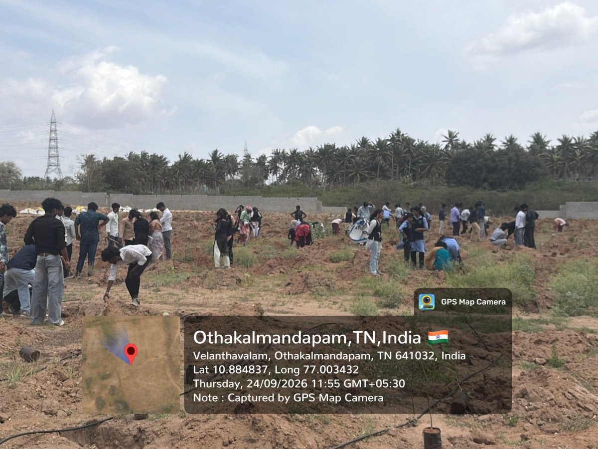 christthekingpc's tweet photo. 🌳NSS Day Celebration – Tree Plantation &amp; Pledge

The #NSS volunteers and NSS Programme Officers of Christ the King Polytechnic College celebrated NSS Day through a #Treeplantation drive near Karpagam Medical College, Othakkalmandapam.🌱💚
#ChristTheKingPolytechnicCollege #NSSDay https://t.co/iaJl8EKOuM