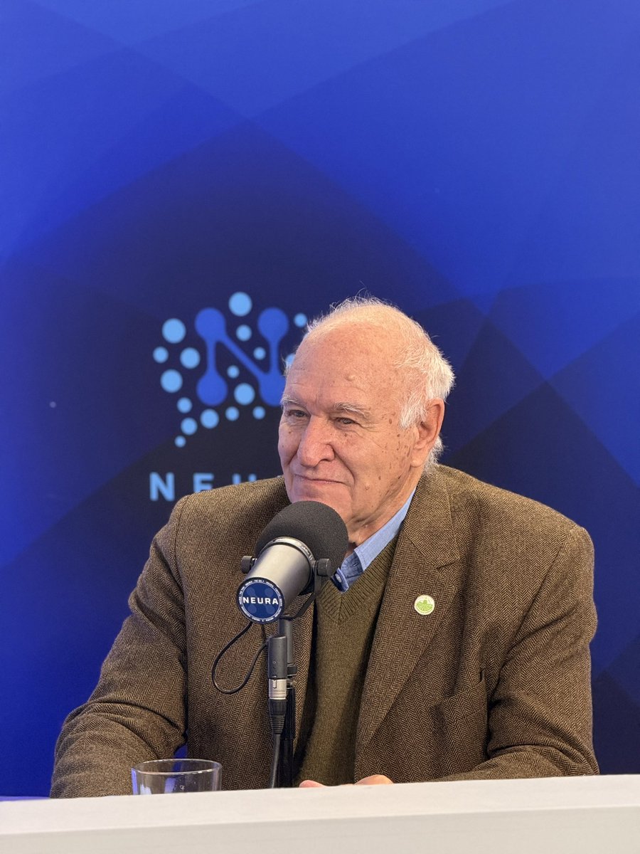 AgrolinkOk's tweet photo. Vino al estudio Víctor Tonelli, consultor ganadero. 

Estamos en vivo en @neuramedia 📲
AgroLeaks especial ganadería 🐂
https://t.co/deB6XDF5H3 https://t.co/PLeKnUPnre