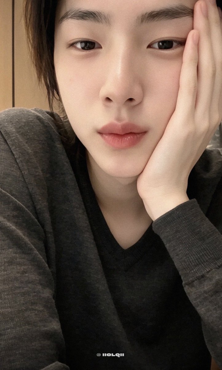 coer_hedgehog's tweet photo. 私たちにいろんな話をしてくれた日
未だにドキドキしてしまうのは何故だろう
#주훈 #JUHOON https://t.co/sEz06TwHjl