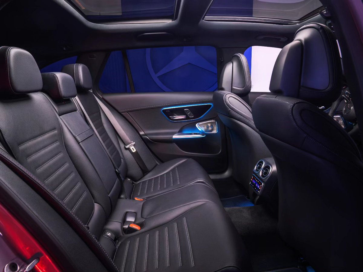 WorldOfCarsIND's tweet photo. ⚡ PLUG-IN HYBRID POWER
🔋 C 300 e — 2.0L petrol PHEV — up to 313 hp
🔋 C 300 de — 2.0L diesel PHEV — up to 335 hp
⚡ Electric range — up to 100 km WLTP
⚙️ 9G-TRONIC automatic transmission
#PlugInHybrid #MercedesBenz https://t.co/ptCI1kipdn