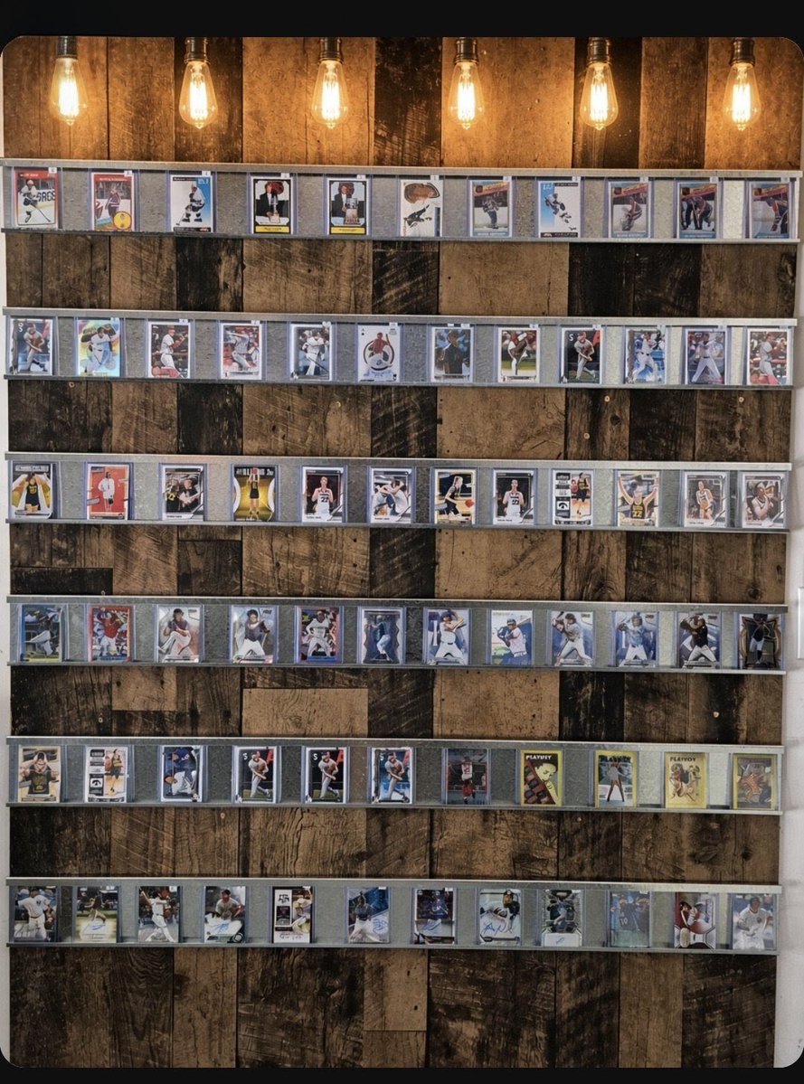 RyanHainesTin's tweet photo. Dont just shove your cards under the bed in a box.

Show them off with style! So Nice that even your spouse will love to look at them! 

Displays are 48" long,they hold 16 "TOP LOADED" cards or as I have them spaced out 12 to 14. Your preference. 
I like the contrast of the metal https://t.co/2sOcdbWPJj