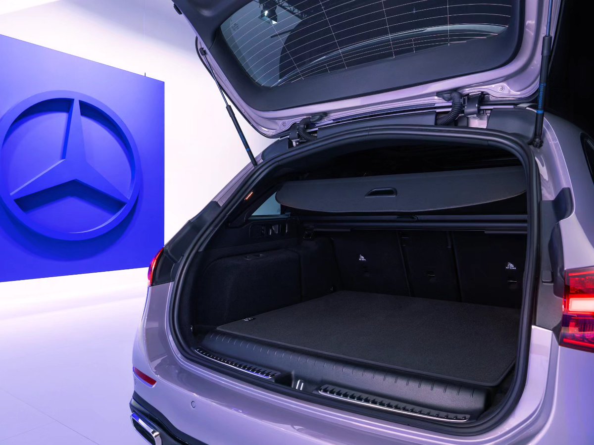 WorldOfCarsIND's tweet photo. ⚡ PLUG-IN HYBRID POWER
🔋 C 300 e — 2.0L petrol PHEV — up to 313 hp
🔋 C 300 de — 2.0L diesel PHEV — up to 335 hp
⚡ Electric range — up to 100 km WLTP
⚙️ 9G-TRONIC automatic transmission
#PlugInHybrid #MercedesBenz https://t.co/ptCI1kipdn