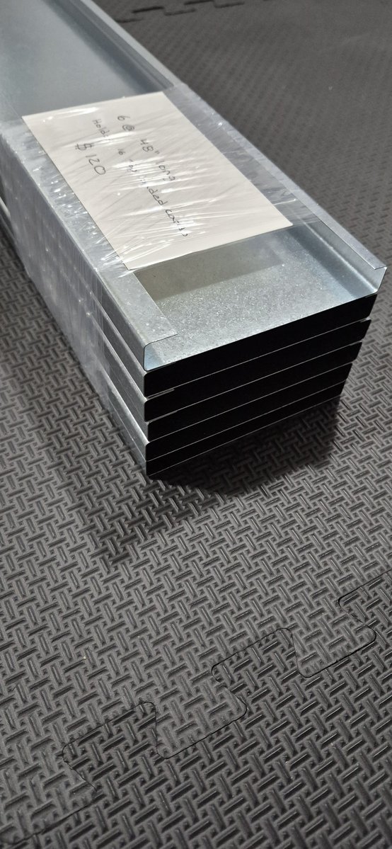 RyanHainesTin's tweet photo. Dont just shove your cards under the bed in a box.

Show them off with style! So Nice that even your spouse will love to look at them! 

Displays are 48" long,they hold 16 "TOP LOADED" cards or as I have them spaced out 12 to 14. Your preference. 
I like the contrast of the metal https://t.co/2sOcdbWPJj