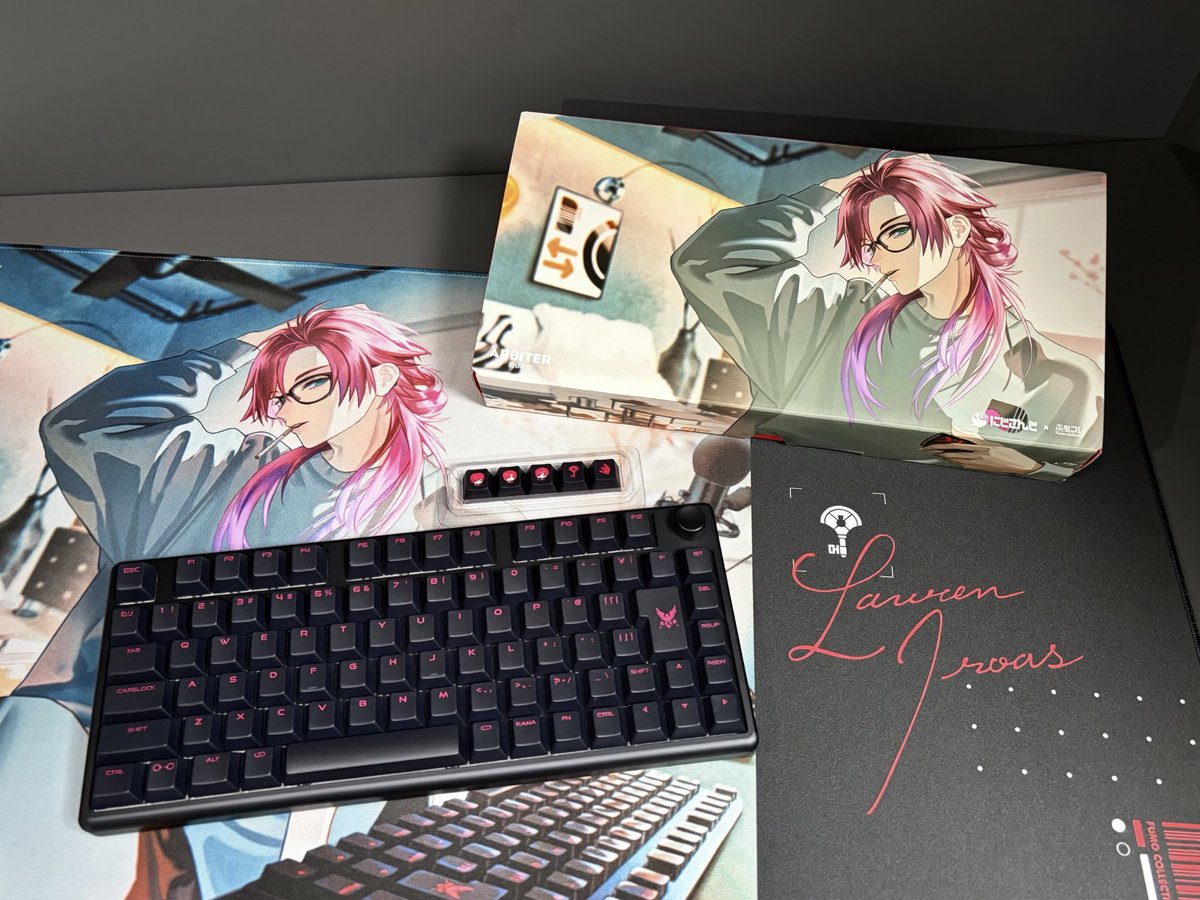 su1ren96's tweet photo. ローレンのコラボキーボード🗝⟡.·
めちゃめちゃかっこよくて見る度にテンション上がるの！とってもいい買い物でした！ᵒ̴̷͈-ᵒ̴̶̷͈✨️
#にじふもコレ https://t.co/jD5wwZUgSG