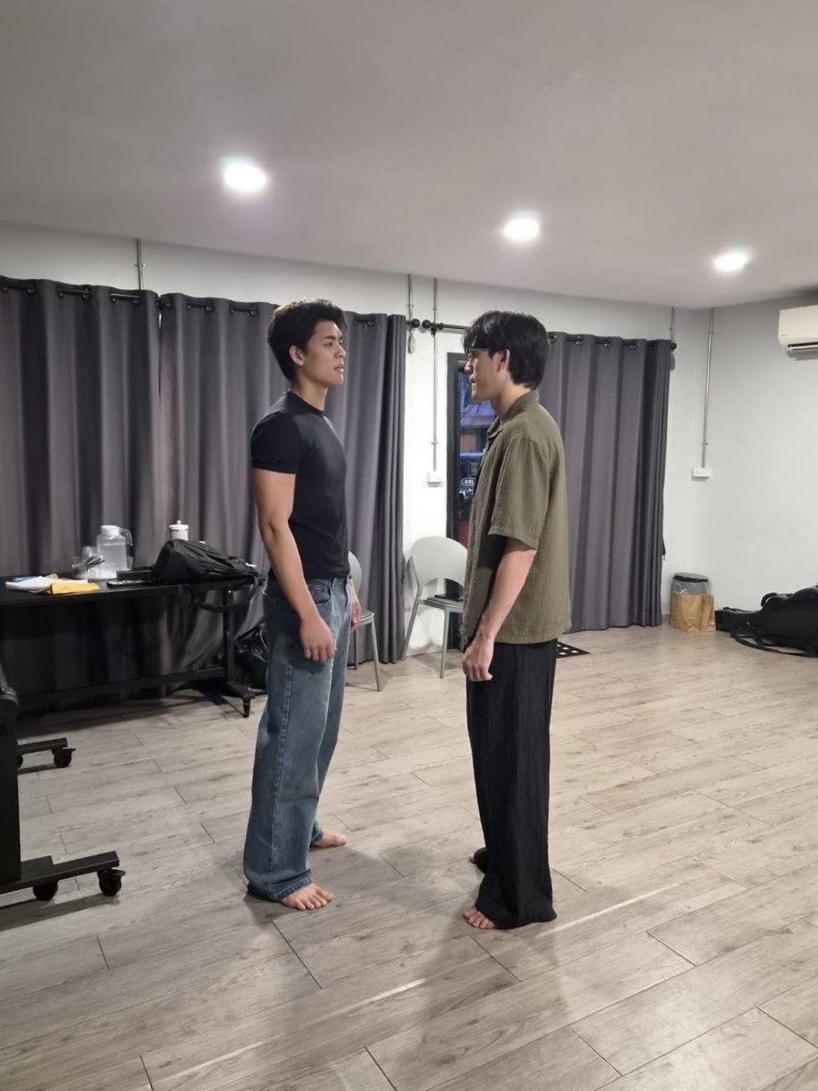 RoundOneSeries's tweet photo. แวะเวียน วนเวียนมา Workshop กันต่อกับพี่แซคน้องนิคคค ส่งกำลังใจจจจ สู้ๆ น้าา ✌🏻✨🤍 

#RoundOneSeries #GMMTV
@Josswayar @gawincaskey https://t.co/ytSXzmHcr7