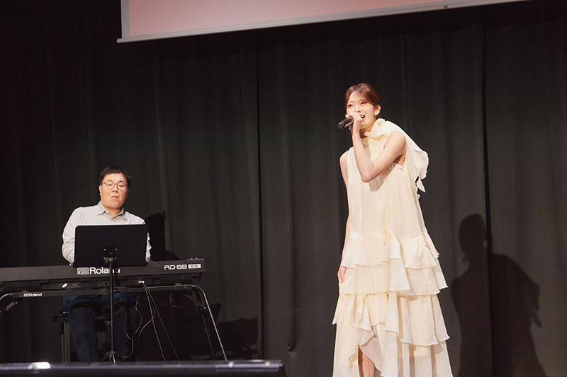 nogi522775's tweet photo. いろぱ、韓国語すごッ！
普通に日常会話できるくらいのレベル？
秘密の花園の作曲家のBrandon Leeさんとも韓国語で会話とかしてるのかな？
 #イロハとおはなし #奥田いろは https://t.co/GmDeWKbB6B