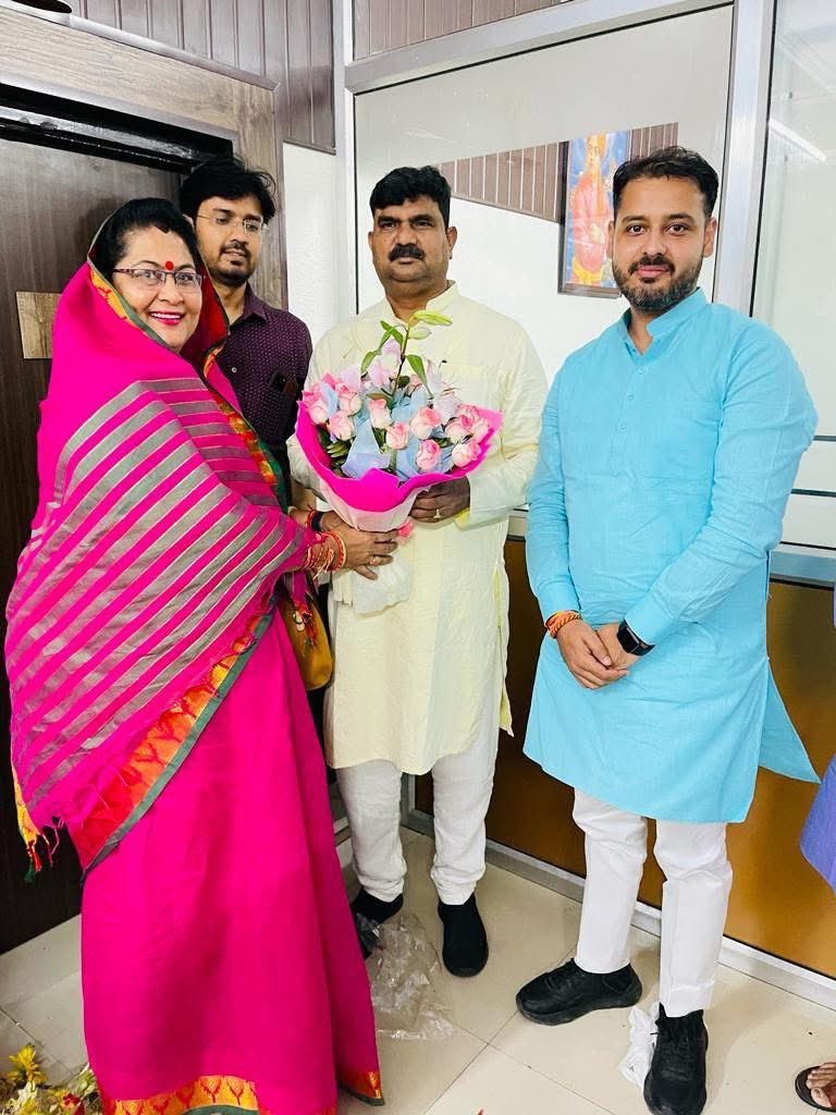 premendraguddu's tweet photo. आदरणीय श्री धर्मपाल सिंह जी भाईसाहब को पुनः उत्तर प्रदेश भाजपा का प्रदेश महामंत्री (संगठन) बनाये जाने पर हार्दिक बधाई एवं शुभकामनाएँ।

@idharampalsingh https://t.co/b0Rx1v0MEz