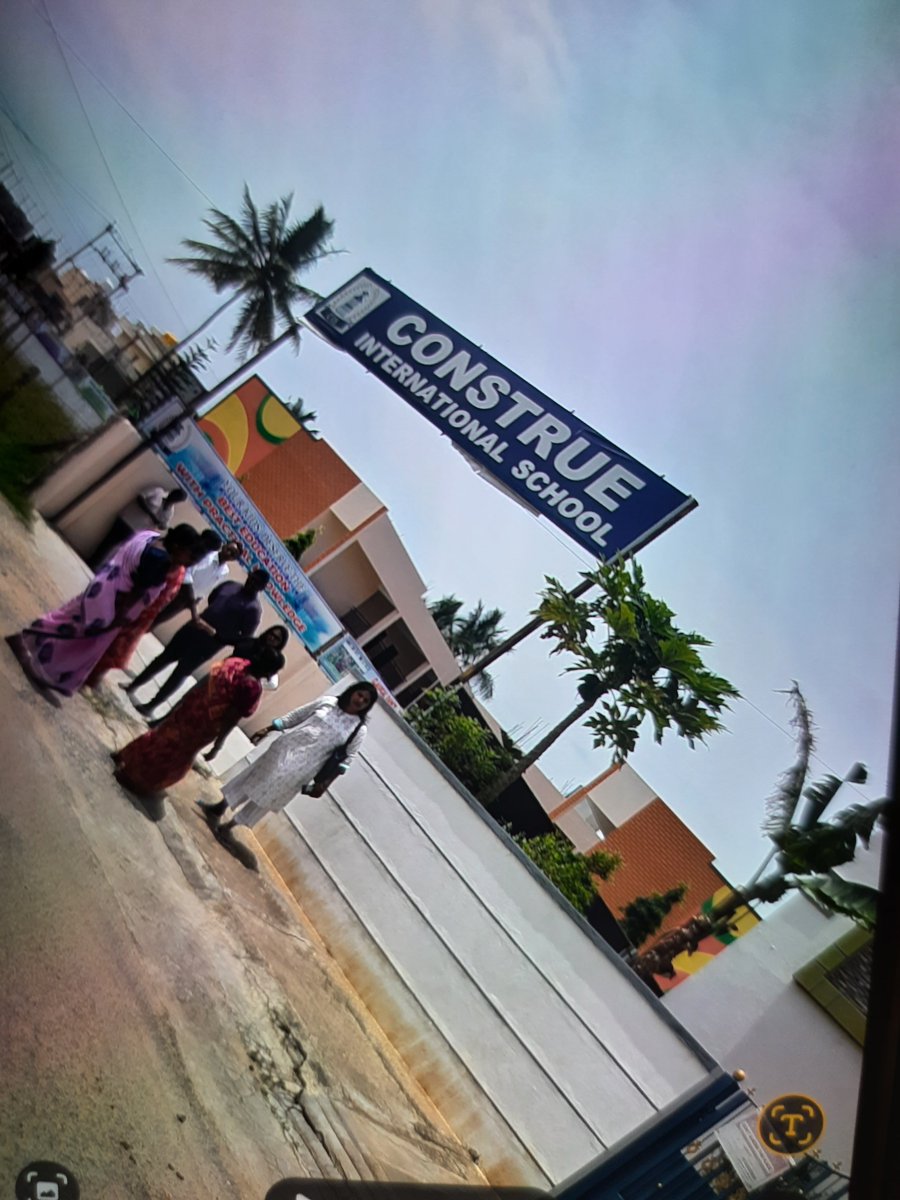 BiswalsUseful's tweet photo. @cpblr - attibele police came yo resolve the payment related issue, https://t.co/MQS1YK5EqP harassing,  when uniform vendor said they can't work if payment not done, police forcing uniform vendor to work as per school wants. Please look into this issue https://t.co/ozphYkIkTD