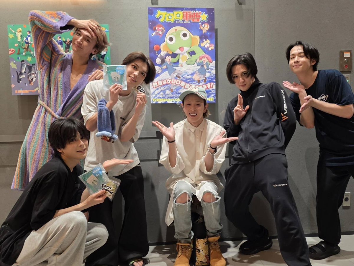 shion_otomo's tweet photo. 今日は #ケロミュ に
新木さんが来てくださいました！！

昨日の #心友の心得 で観に行きたいと言ってくださってからのまさかの翌日！
有言実行早すぎて…かっこいい😎

めちゃめちゃ嬉しかったです‼︎
お忙しい中ありがとうございました😭✨ https://t.co/WgJv18ymww