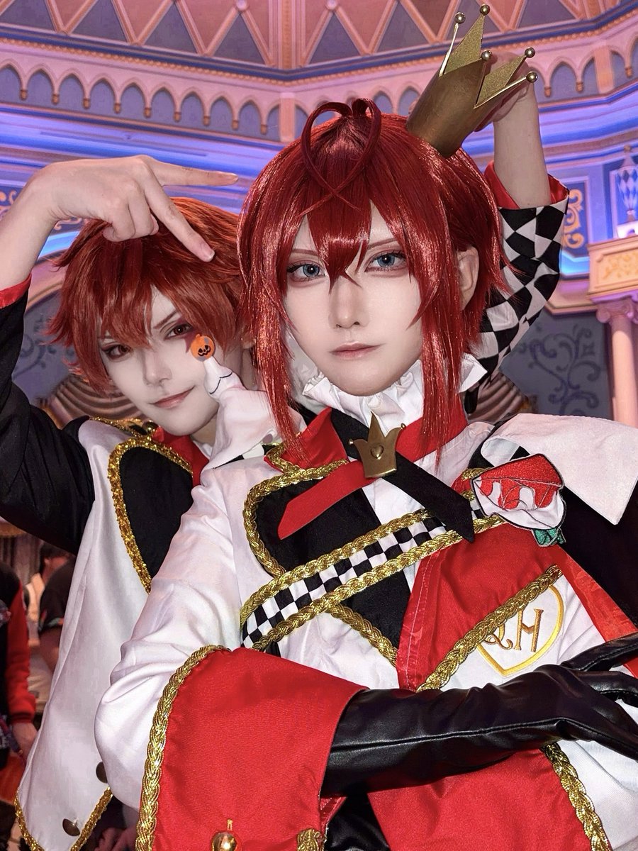 mime__03's tweet photo. 9/23 🏰
.
寮長と誕生日インパ~！！！
こっそりイタズラのネコ耳😼🎶

#Dハロ仮装2026 
#Dハロツイステ https://t.co/yO0GcRkGgl