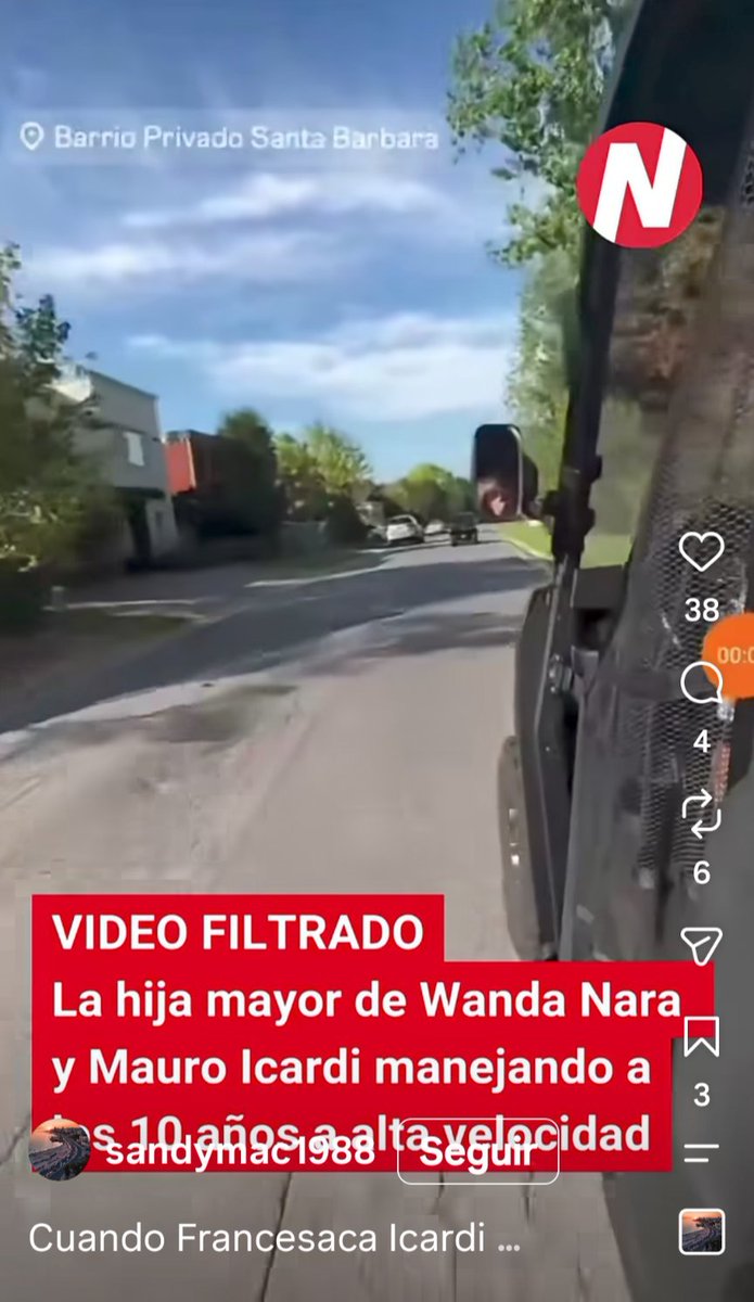 Roxycap's tweet photo. @gabrieliezzi @TransportePBA Que selectivos que son con Wanda y su familia.  Con todo el respeto que me merecen las madres del dolor y la sra Perrone ... que raro que loS medios no la llamaron cuando Wan hacia conducir a sus hijas sin casco o conducir un jeep x el barrio. SOBRAN IMAGENES https://t.co/D1j2rcfVmj