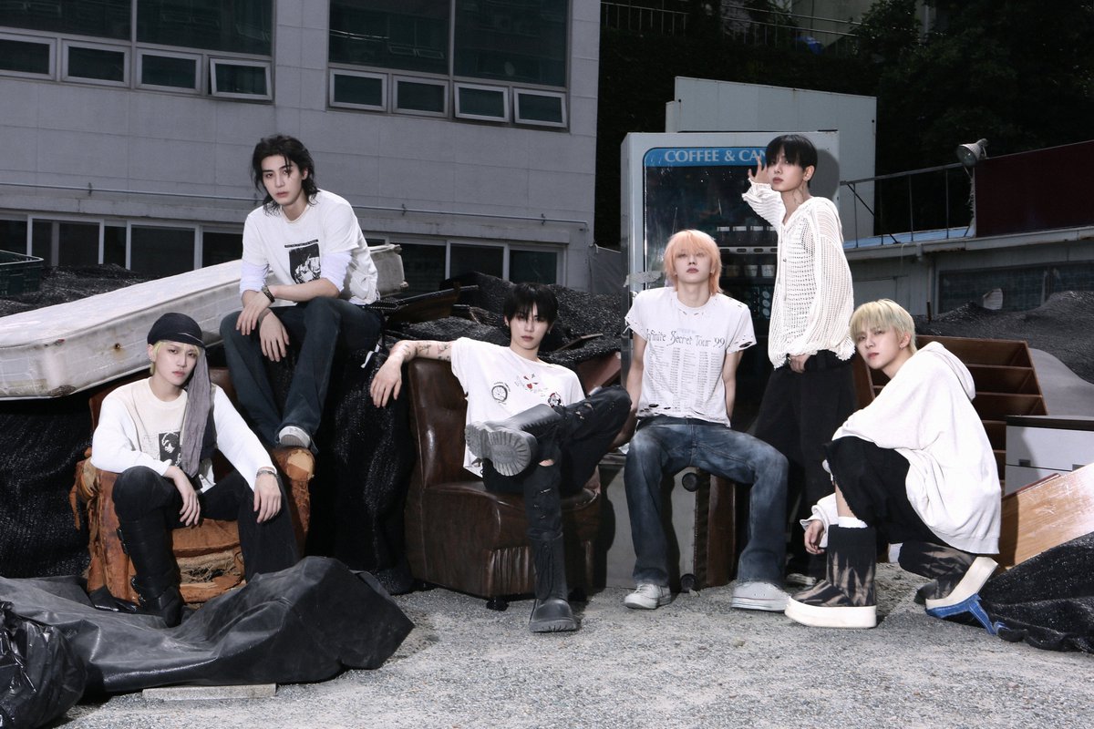 BOYNEXTDOOR_KOZ's tweet photo. BOYNEXTDOOR 'ANIMAL' MV Photo

🏘 2026. 9. 28 6PM (KST)

#BOYNEXTDOOR #보이넥스트도어 #BND
#HOME_DELUXE #ANIMAL https://t.co/xYFo86gthl
