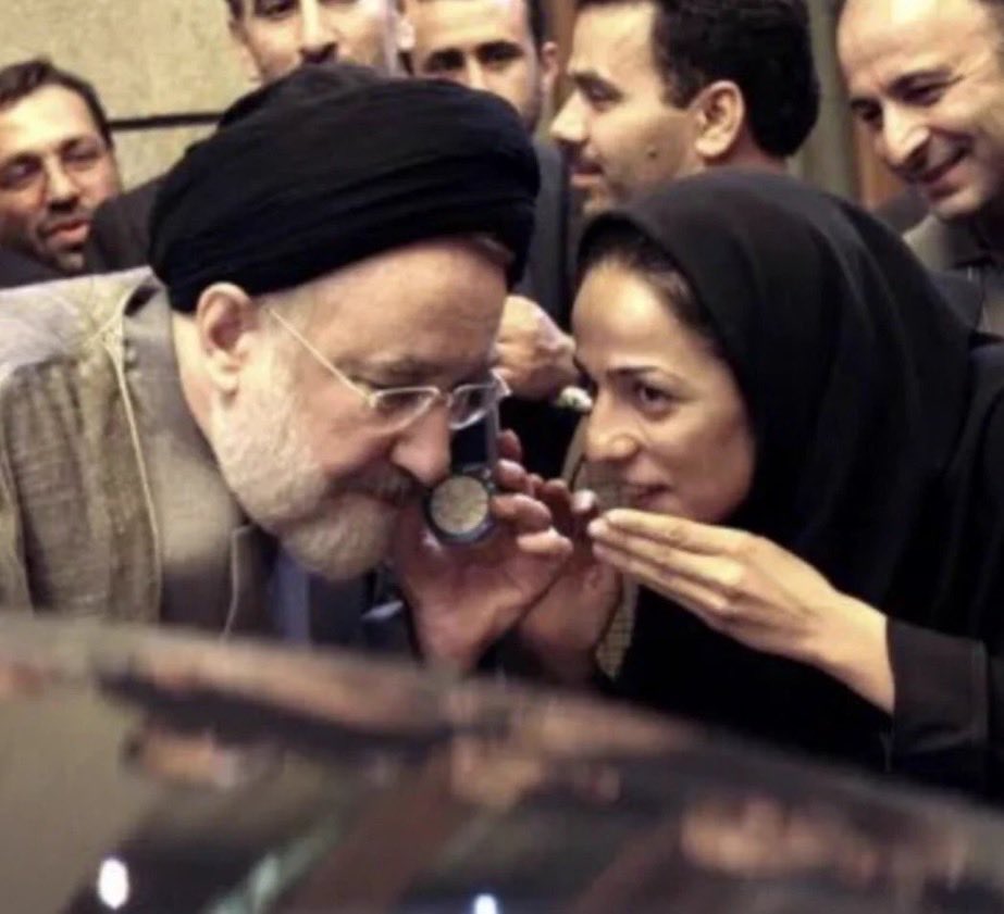 HolyStar2B's tweet photo. Dear @marklevinshow

For some time now you have been supporting this woman.  
This woman, Alinejad Qomi, has a history of collaboration with this regime and in recent years has created a great deal of division and splits within the opposition. https://t.co/fuaORYesTU