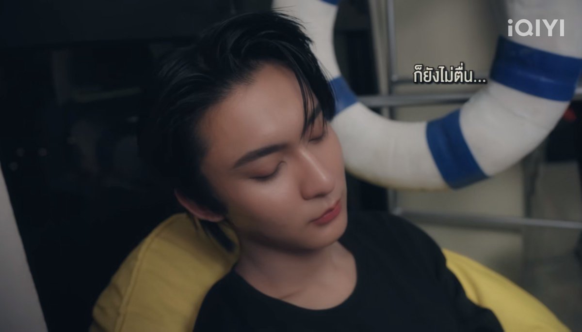_fluffybunnypp's tweet photo. ริวจินเคยบอกว่าเป็นคนหลับลึกมาก ถ้าได้หลับแล้วคือจะหลับไปเลย แล้วอู๋ไปปลุก ไปแหย่ก็ยังไม่ตื่น จนแพทจิต้องมาปลุกเอง แต่แพทปลุกแล้วฮีตื่น...แปลดิ้ 

MR FANBOY CHAPTER 4
#MrFanboyEP4
#รักสุดใจนายแฟนบอยSeries https://t.co/FgEar416sq