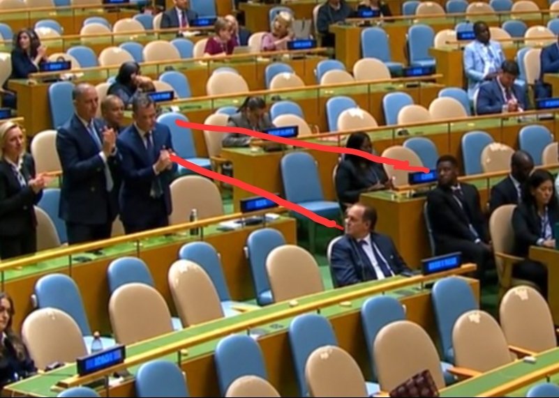 aleksabgd1's tweet photo. Ova dva lika, u fazonu, koji vam kurac šta urlate budale https://t.co/pvFAeRdvdY