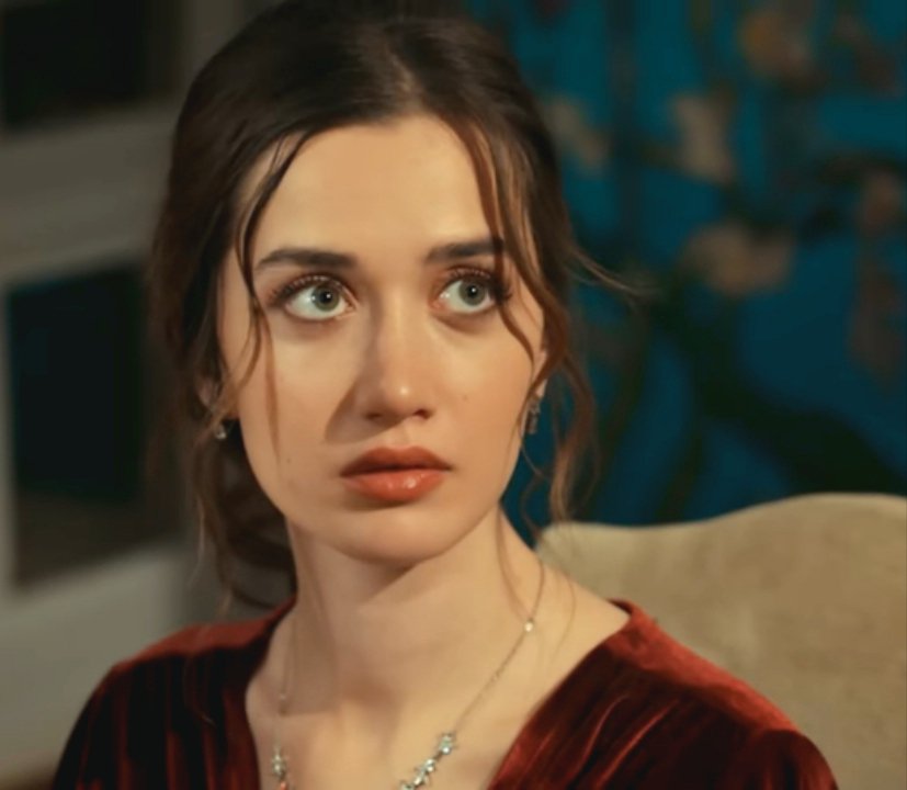 Tahiya77___'s tweet photo. Güzel kız 🪸🐚
#Arafta #Ilsudemirci #IlsuDemirci https://t.co/qaXkY7QBrl
