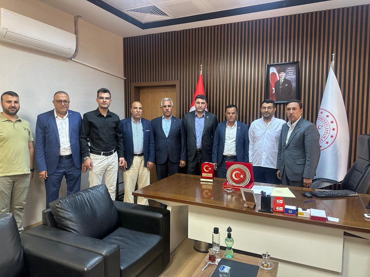 MHPEyyubiye's tweet photo. İlçe Başkanlığı olarak;İl Teşkilat Başkanımız @halilbakis63 yönetimimizle,800 Yataklı Hastane Başhekimliğine atanan Ahmet Güzelçiçek e hayırlı olsun ziyareti gerçekleştirdik.Hocamıza görevinde başarılar diler,misafirperverliği için teşekkür ederiz.@dbdevletbahceli @eczosmanmutlu https://t.co/JAw6VUIQhJ