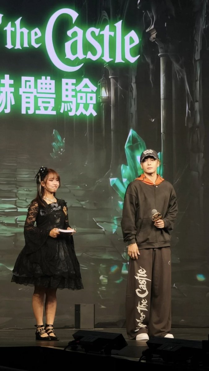 JacksonWGlobal's tweet photo. [INSTA] 260924 hkhub

🎥 Jackson Wang at #UndertheCastle event in Hong Kong Ocean Park 🎃👻

#JacksonWang #王嘉尔 #잭슨 #TEAMWANG https://t.co/RAUNoyeCcf