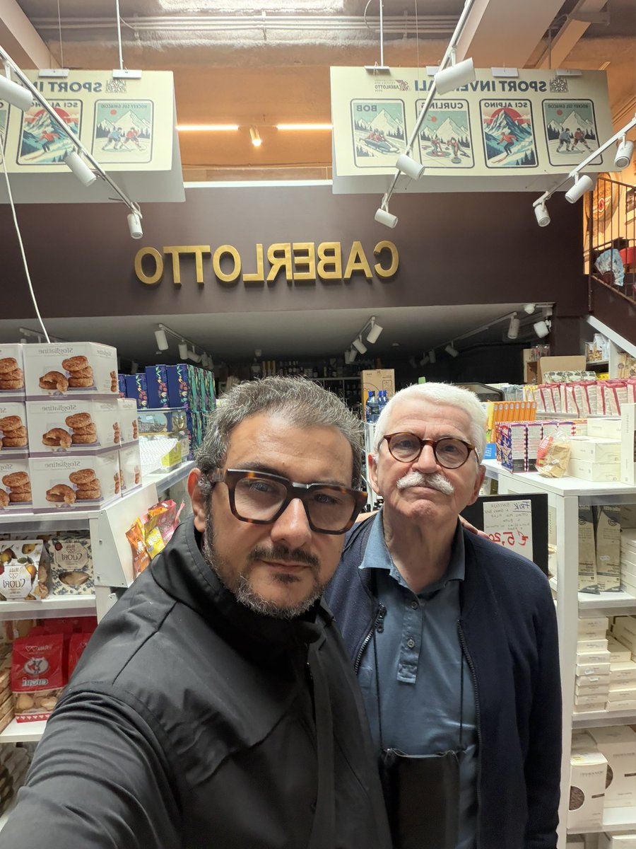 FCaberlotto's tweet photo. Assieme al mitico “ Michielan “ in bottega a studiare le nuove proposte per la stagione 2027. 
(Scusate il disordine dell’ufficio ma è orario di chiusura).
- Corsi di degustazione 
- Corsi e tecniche di cucina
- Valorizzazione del Territorio 
- Lotta allo spreco alimentare 
Sia nella nostra bottega di Mestre sia in quella di Padova!