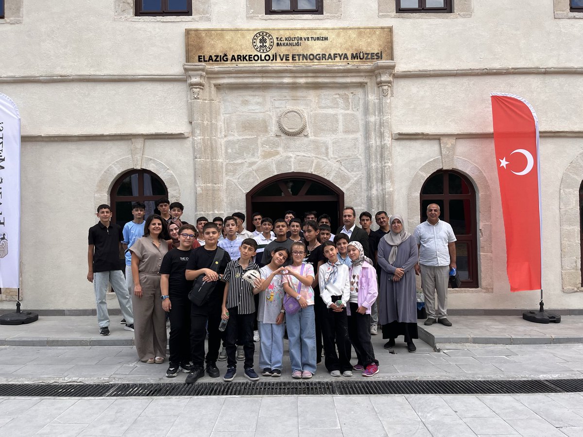 kovncilarbilsem's tweet photo. İl Milli Eğitim Müdürlüğünün yürütücülüğünde gerçekleştirilen TÜBİTAK 4007 Bilim Şenliğine katılım sağladık ve Elazığ Arkeoloji ve Etnografya Müzesini ziyaret ettik. Emeği geçenlere teşekkür ederiz… @numanhatipoglu @gun_aziz @elazigmem @muratkayamem @KovancilarMem https://t.co/h2IZV5PWtu
