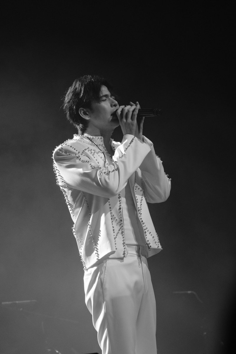 BearryWilBea's tweet photo. To this man, please know that you're deeply loved and cherished. Lahat ng bagay na naabot mo at maabot pa lang, deserve na deserve mo yan. And always remember to be gentle with yourself. Mahal ka namin Bert 🥺

see you bukas sa Waterfront! https://t.co/15iSPFhzNx