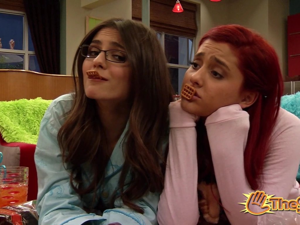 thinkerjori's tweet photo. victoria justice and ariana grande (2011) 🎬 https://t.co/GUDmjzA505