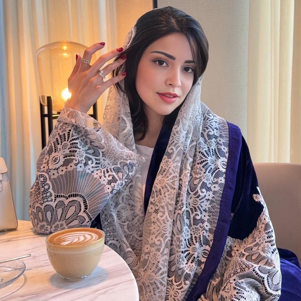 Reemhkl's tweet photo. لو جتك 3،000،000 مليون ﷼ سعودي  اليوم
هل يمكن للمبلغ .. أن يحل كل مشاكلك 💵 

◯ نعم

◯ لا https://t.co/fogjNgJ0aw