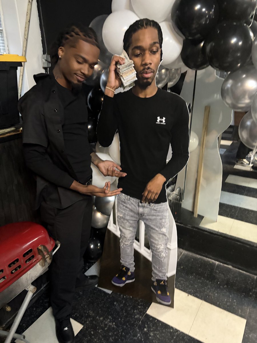 SlimelyfeFr's tweet photo. #33 🃏🤞🏾 https://t.co/VT4bU3069N