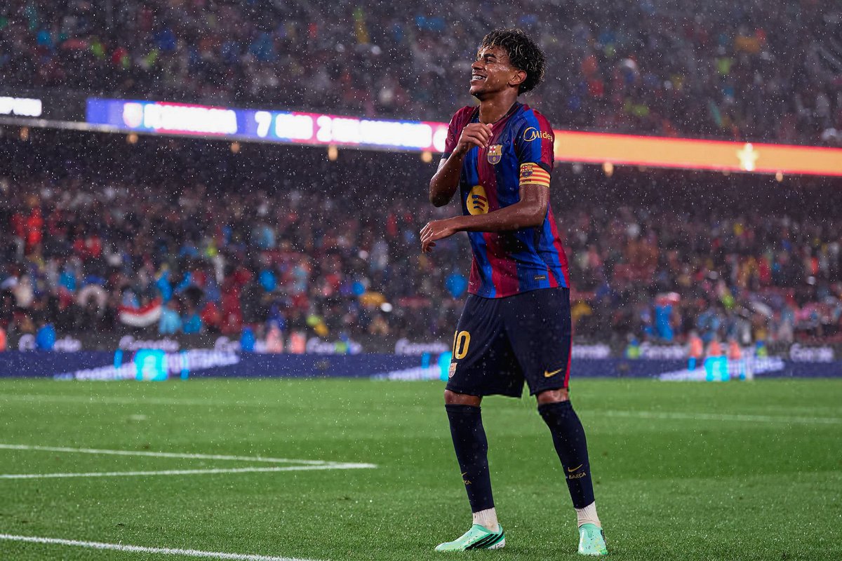 ReshadRahman's tweet photo. ❗️Lamine Yamal tells @teledeporte: “I think my style of play, but also my way of being, means that right now, in European football, there are few players who bring as much pleasure to watch as I do” 🪄 

“Of course, Messi will always be there, and we'll always take just as much pleasure in watching him play, but I think few players play in that way, and I feel it” 🎩🔵🔴

“My role model was Neymar, precisely for that reason. So I think the Ballon d’Or has to do with that: being the best player, the one people take the most pleasure in watching, the one who's a cut above and who brings emotions. I think that's what sets me apart” #FCB ✨