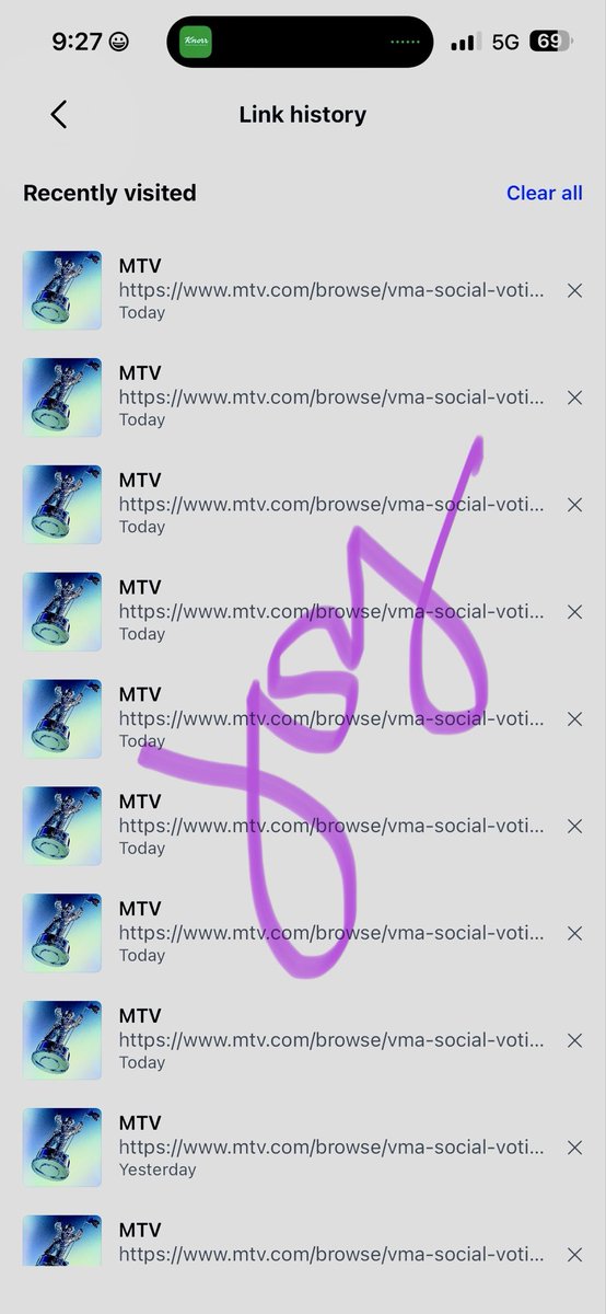 v_ni_joyce's tweet photo. Vote for BTS 💜💜💜 https://t.co/MNPhnlXWUZ