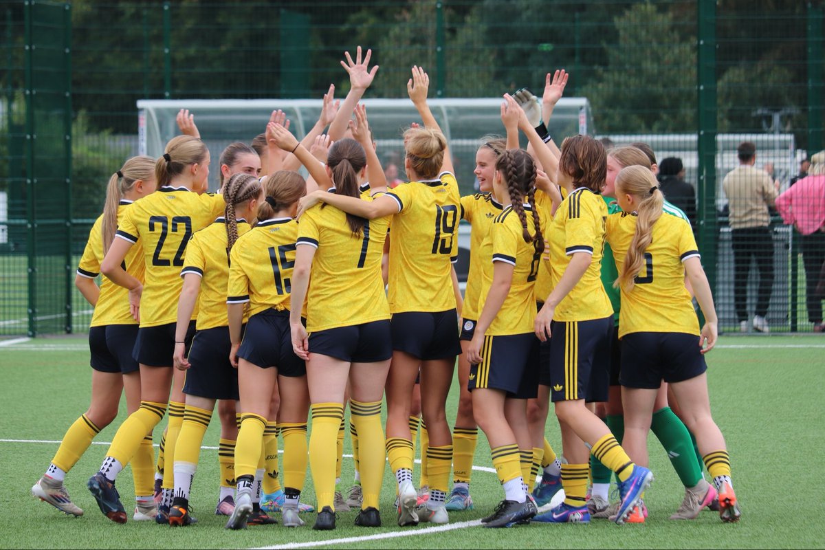 maddoxcliff's tweet photo. Great start to JPL Warriors cup 
3/3 ⚽️👏 for Leeds United u16
First League game this weekend can not wait 💛💙
#leedsunited #womensFootball #Football #girlsfootball @JPL_WARRIORS @LUFCwomen @LeedsunitedRTC https://t.co/uIYdduXVN2