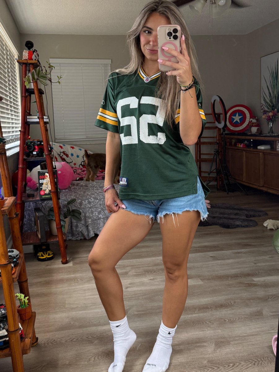 miaspicexo's tweet photo. Week 3 💚🧀 #GoPackGo https://t.co/MBWT4JbsTv
