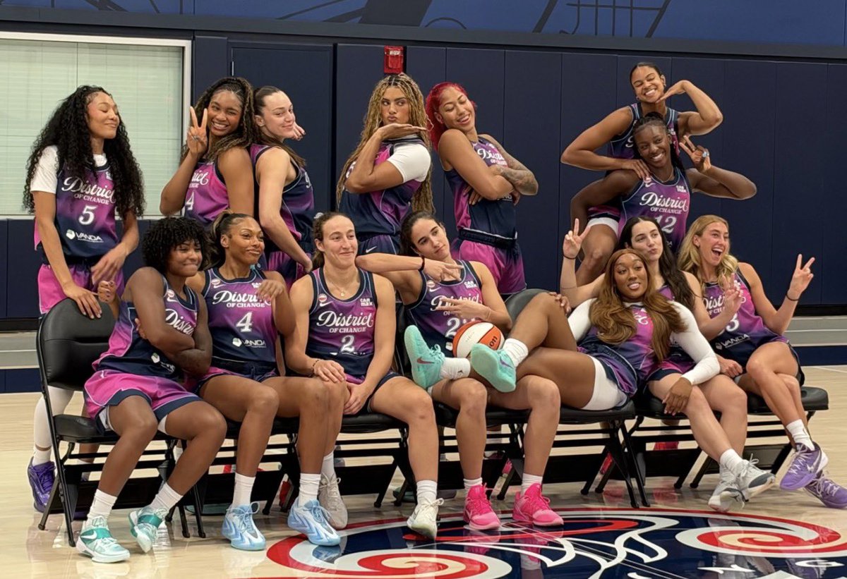 kiitron's tweet photo. last regular season game for our mystics tonight ❤️‍🩹 https://t.co/EHc3IDwS95