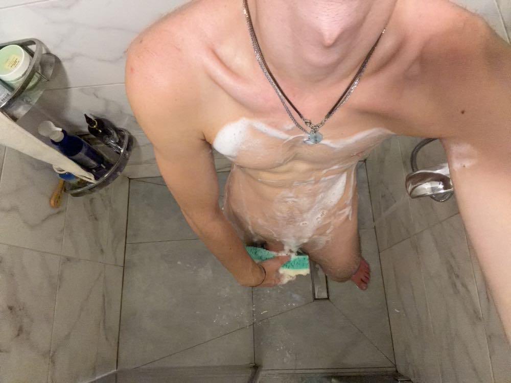 itsalex_hey's tweet photo. 🧖🏼 #gay #men https://t.co/rhNbvJM9nH
