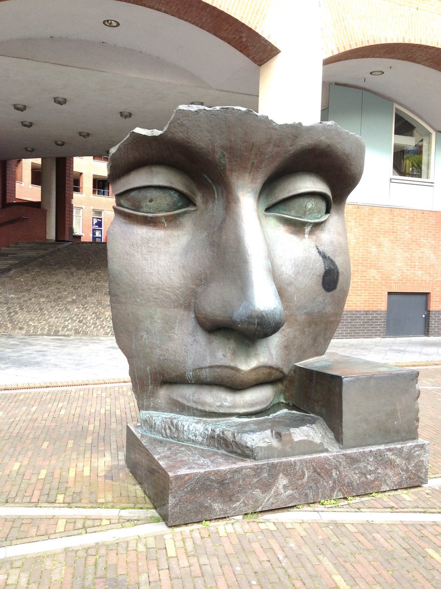 ineketeunis's tweet photo. #SeptemberWeer #fotochallenge
#Dag24 is het thema een #standbeeld of een #beeld
@DMaandag
Beeldend kunstenaar Igor Mitoraj……
Muzenplein Den Haag. Santa Cruz Tenerife….Scheveningen… https://t.co/yknHMs8idK