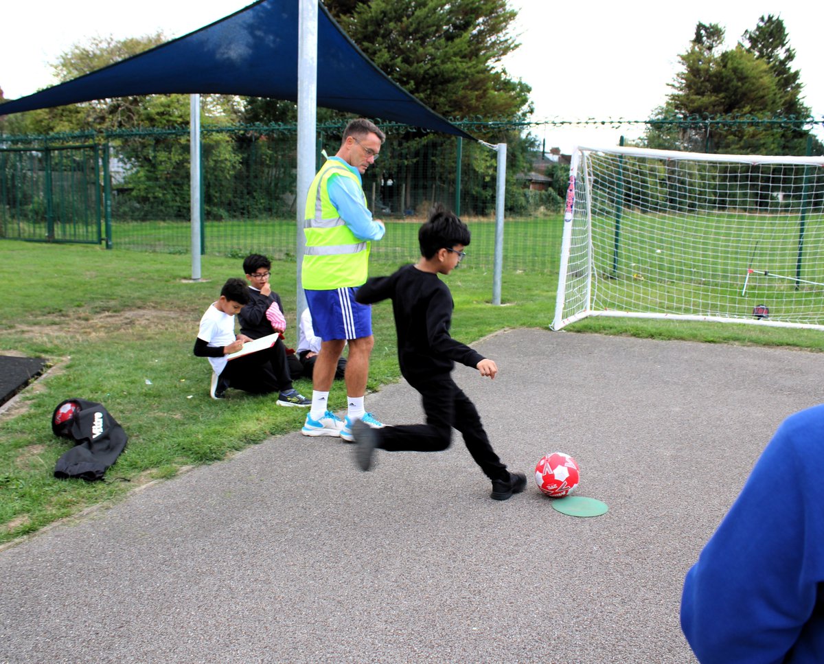 WilliamAustinJS's tweet photo. It was our Autumn Fete yesterday &amp; we had an amazing turnout! The children were so excited and enjoyed visiting all the stalls and taking part in the games on offer. Thank you to all the people who help make this day so special and thank you to the parents who were able to come! https://t.co/RvMl9Wo0jb