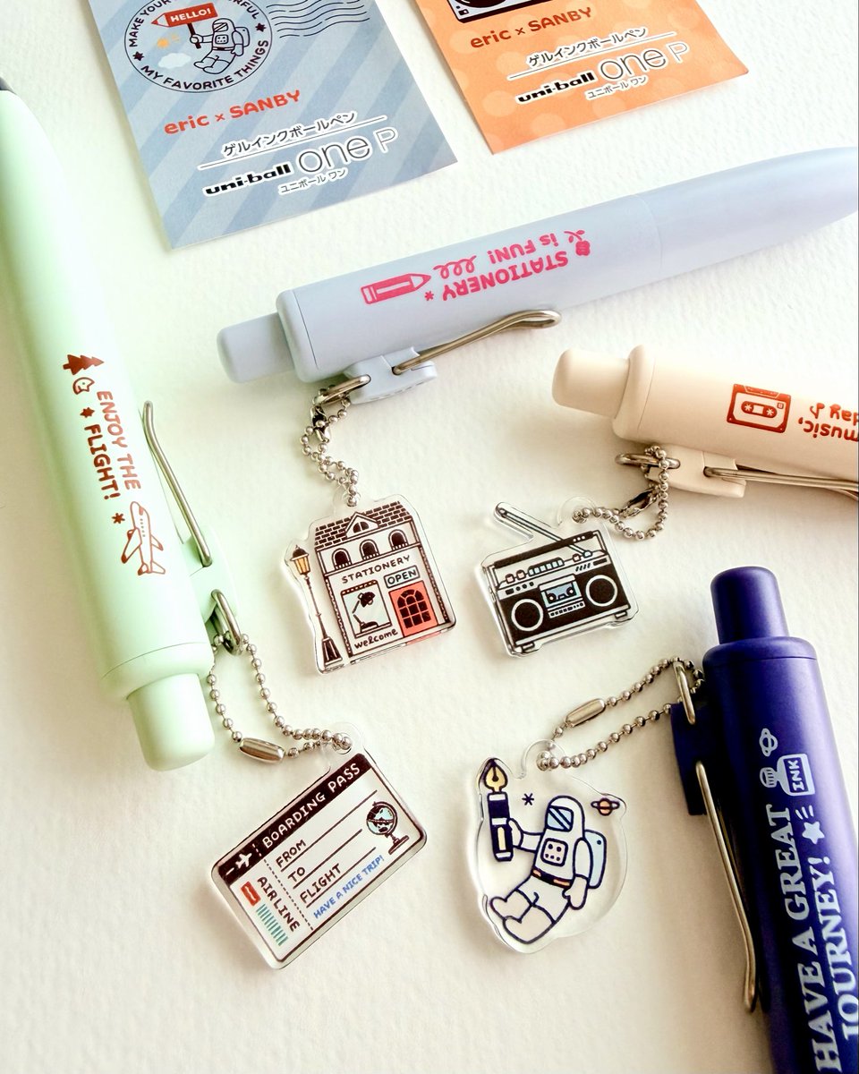 em_smallthings's tweet photo. 新商品のお知らせ✏️
⁡
サンビーさんから、ericデザインの
ユニボールワンPが発売になります📝

全部で4種類。黒インクでボール径は0.5と0.38です。
小さなチャーム付きです💫

お気に入りのノートや手帳と一緒に
楽しく使ってもらえたら嬉しいです📖
⁡ https://t.co/5iSU1N7S5R