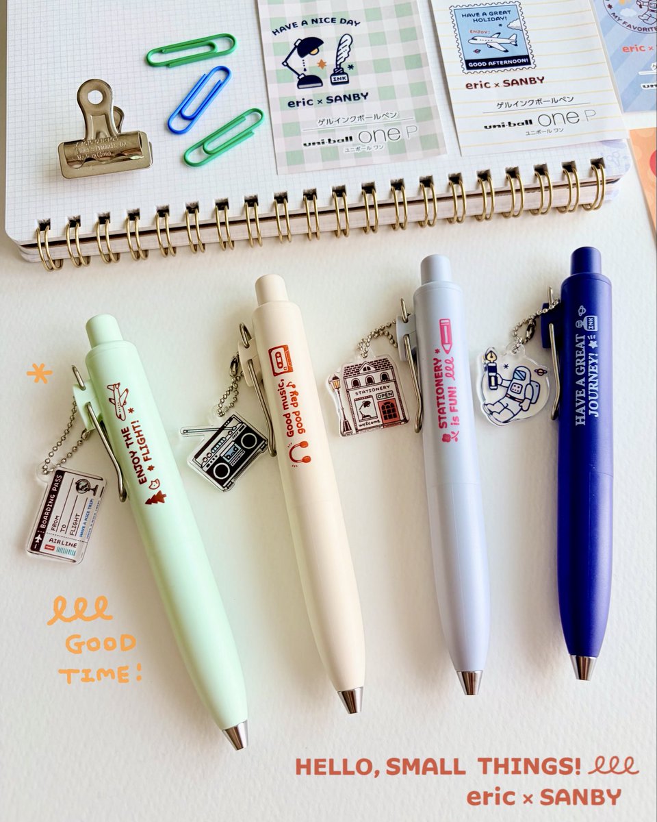 em_smallthings's tweet photo. 新商品のお知らせ✏️
⁡
サンビーさんから、ericデザインの
ユニボールワンPが発売になります📝

全部で4種類。黒インクでボール径は0.5と0.38です。
小さなチャーム付きです💫

お気に入りのノートや手帳と一緒に
楽しく使ってもらえたら嬉しいです📖
⁡ https://t.co/5iSU1N7S5R