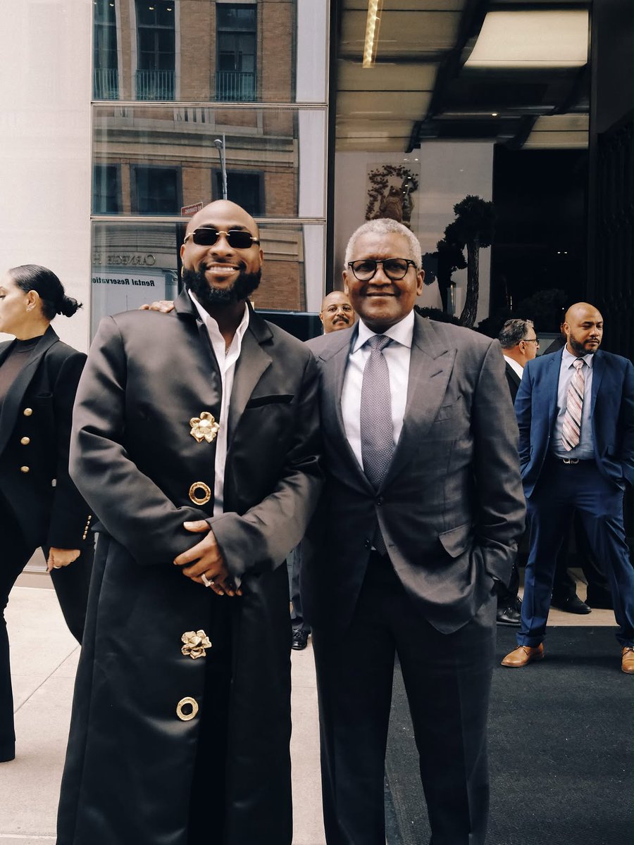 No__dulling's tweet photo. Billionaires 🥹 

@davido @AlikoDangote ♥️ https://t.co/zh435RbWQg