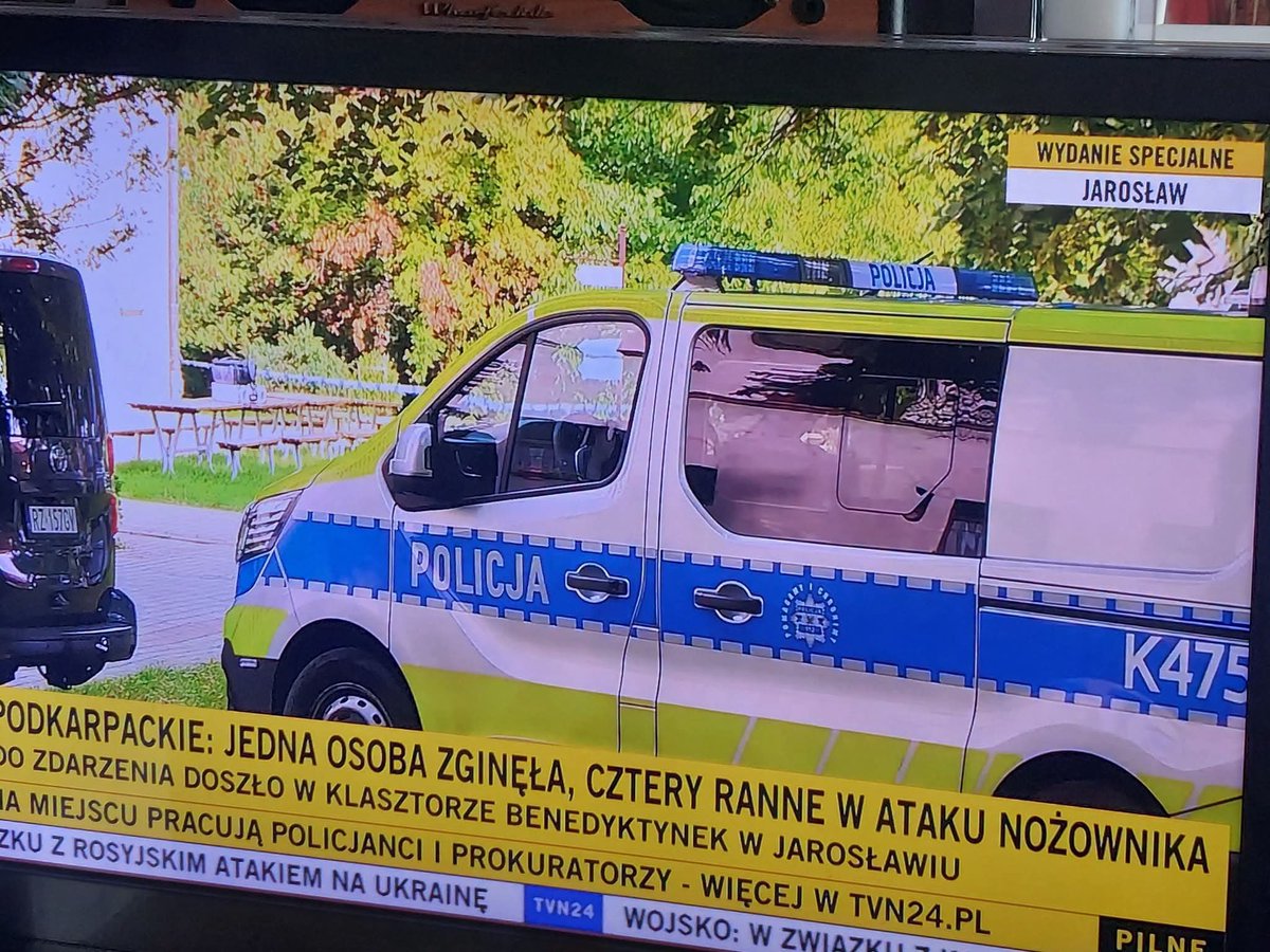 Barbaria___'s tweet photo. Z daleka śmierdzi FSB
Wszystkie warunki żeby podkurwić polaczków spełnione:
-Ukrainiec
-Kościół/święte miejsce
-Ksiądz trup
I już widać w propagandzie putinoprawicyb szczucie na Ukraińców  Zabicie polskiego księdza przez obywatela Ukrainy to może być perwersyjny plan kacapów. https://t.co/0aiOwhY5Ti