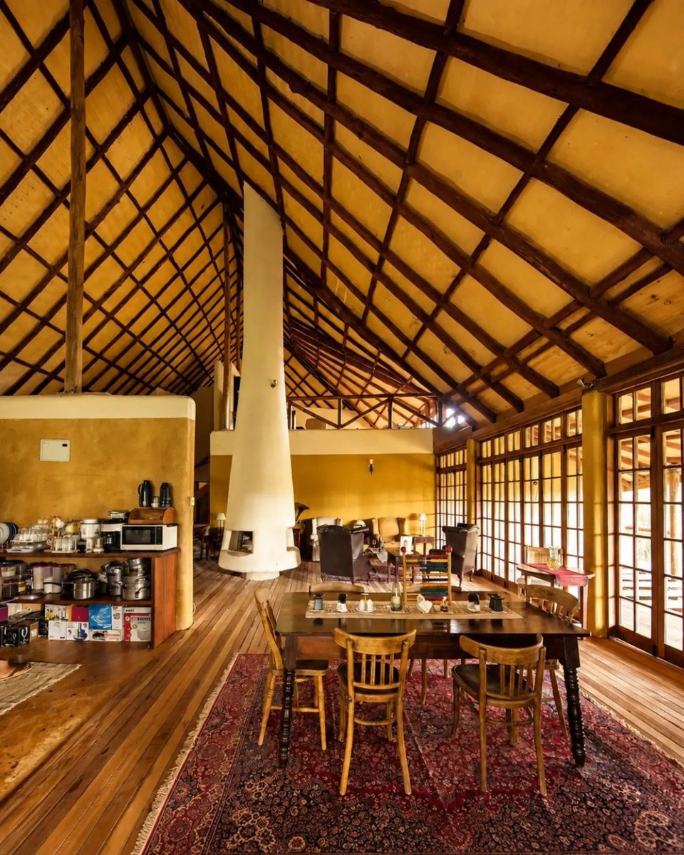 TopeDada17's tweet photo. This is reminds me of the home built in Kenya 

The Machakos-based residence designed by urko_sanchez_architects https://t.co/Yg50DSdd36