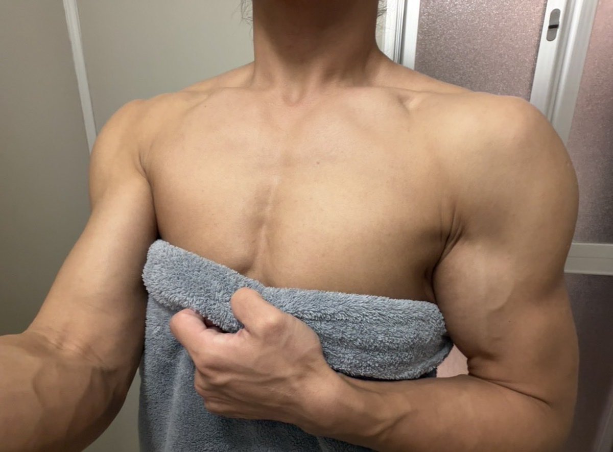 nawwact's tweet photo. Pecs showing. https://t.co/8uizoXSL0c