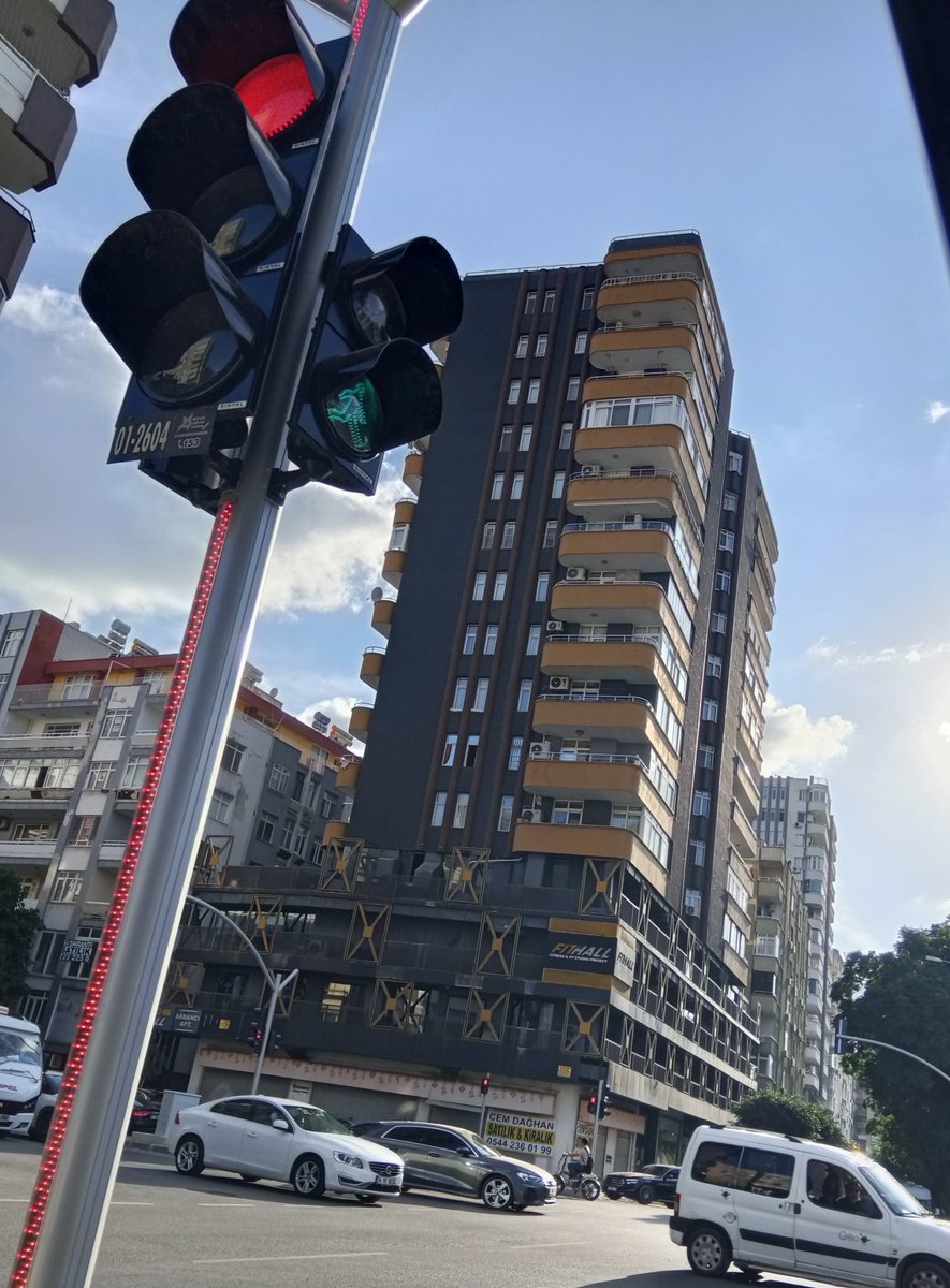 Birvarbiryok322's tweet photo. @elifinguncesi1 Adana / Sular/ kasım gülek, ışıkları ile kapışırmı? https://t.co/JcjicWLv4H