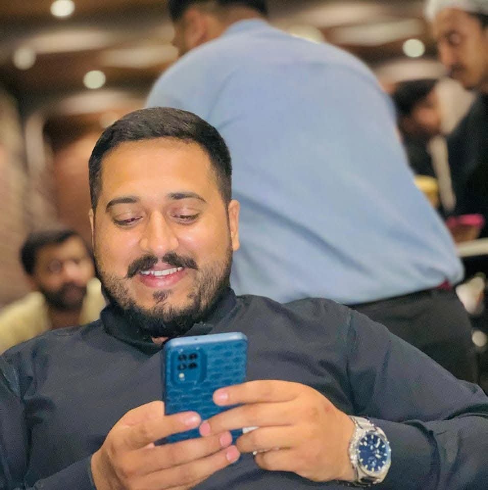 Aadiiroy2's tweet photo. اس کا تعلق گوجرانوالہ سے ہے۔
اس نے اٹلی میں سیاسی پناہ کے پیپرز لیے ہوئے ہیں۔
اور پاکستان میں آتا جاتا رہتا۔
اس پاکستان اور پاکستانی فوج کے خلاف بہت زیادہ بولتا رہتا ہے۔
جناب کا تعلق پی ٹی آئی سے ہے۔ https://t.co/v7AY5MXjNZ