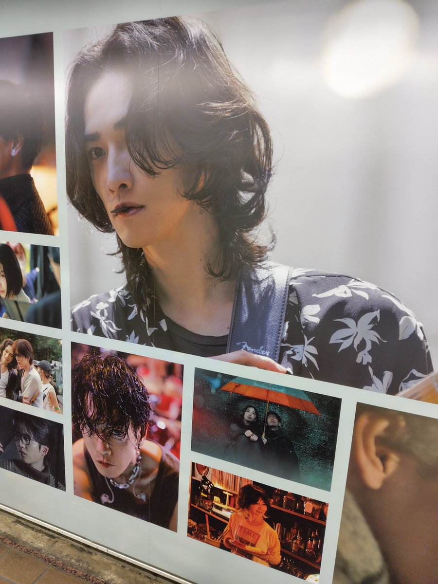 wakagimio's tweet photo. 去年8月新宿メトロプロムナードジャックのときの写真（のごく一部）
このときから「写真集が欲しい！！！！」と言っていました

やっと叶いますビジュアルブック
大事な宝物になります

先行予約受付中です！
#グラスハート
#佐藤健 #宮﨑優 #町田啓太 #志尊淳 https://t.co/lCnM6CN0sJ