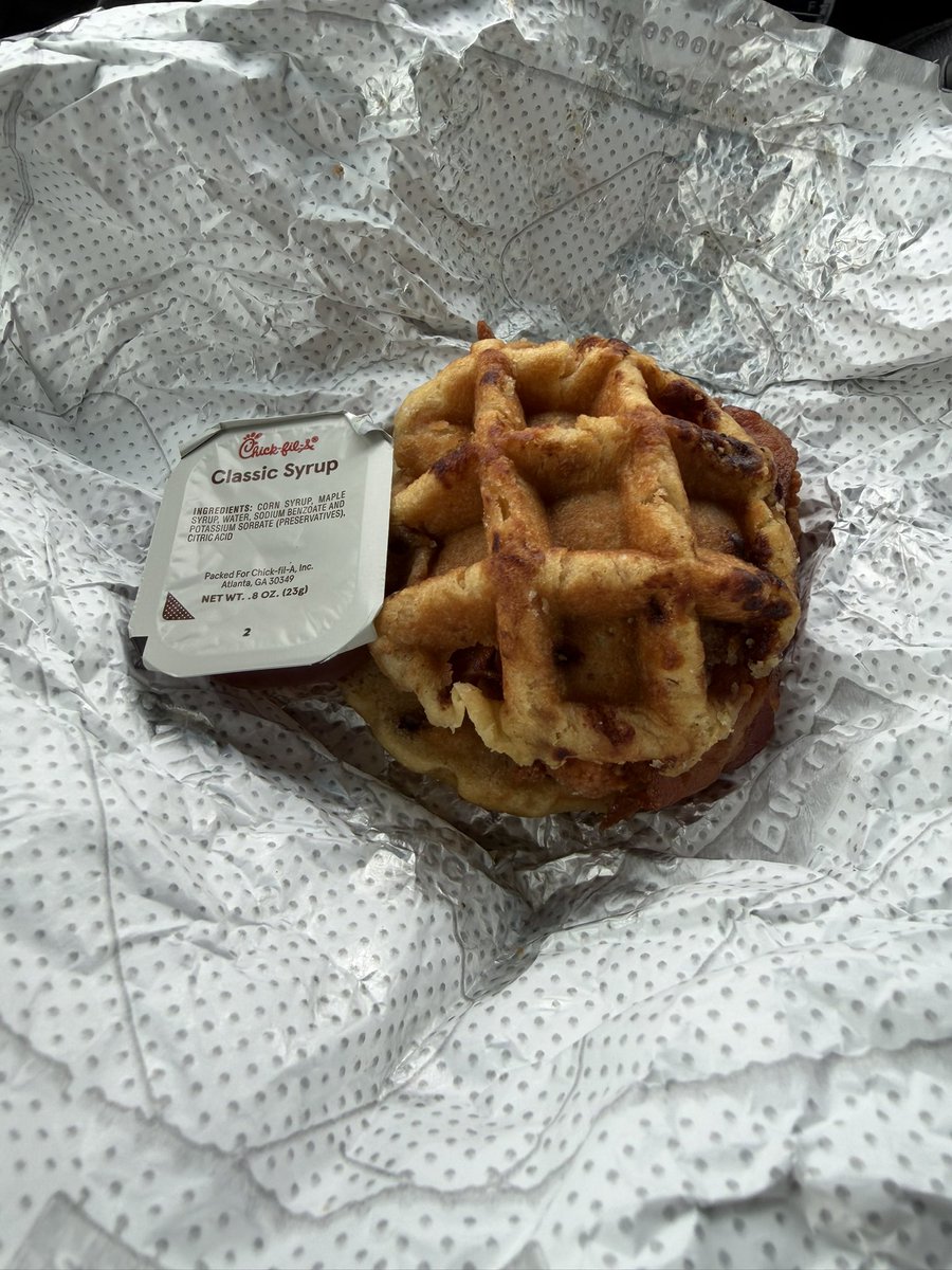 GooseChadwick's tweet photo. Call me a mother with postpartum psychosis cause I’m about to kill this thing. #clancystyle https://t.co/QF6Rifn0pw