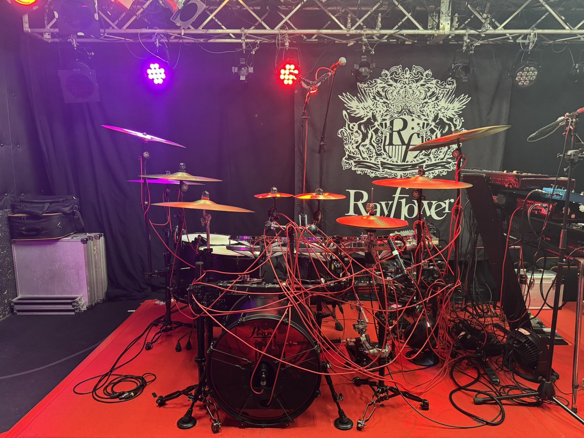 sakurazawa's tweet photo. 本日
Rayflower (@RayflowerSTAFF )
7年振りの島根•松江公演
IKUO(@IKUObass190 )さんの誕生日

本日島根•松江血管 https://t.co/OXQt6p73kI